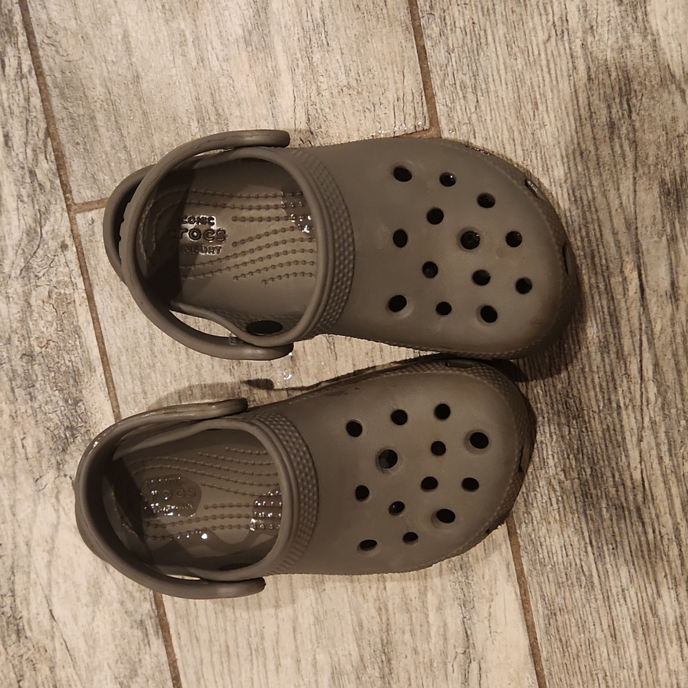 Little Boys/Toddler Slate Crocs - Size 10C .